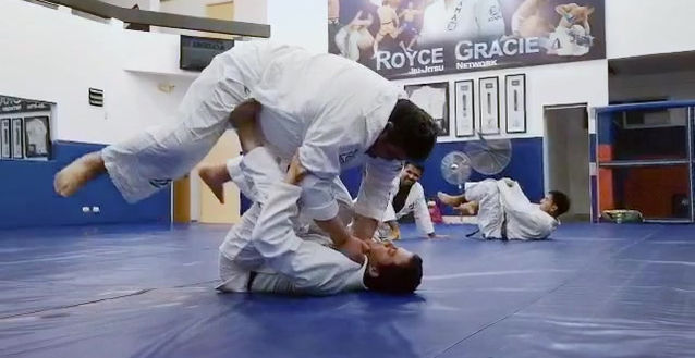 Técnica sobre fuerza/peso. Uno de los principios de nuestro Jiu Jitsu